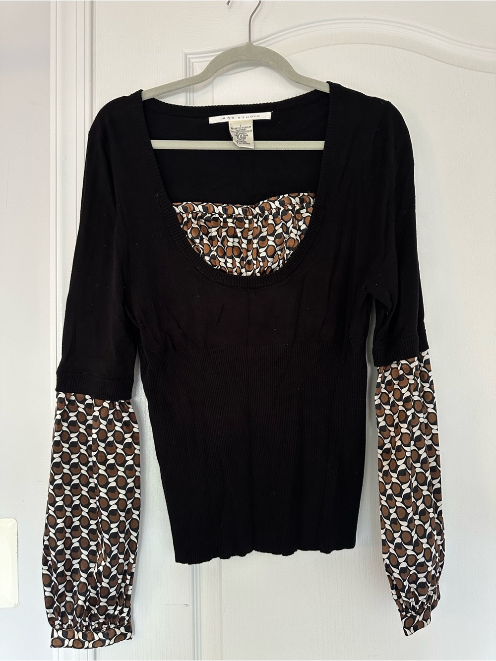Max Studio Black Scoop Neck Knit Top with Brown & Cream Patterned Sleeves